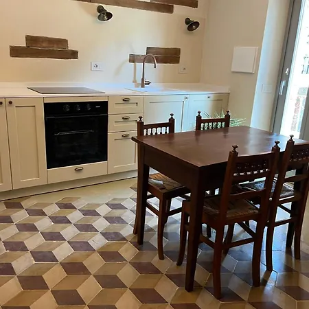 La Feia Cascina Di Langa * Dogliani